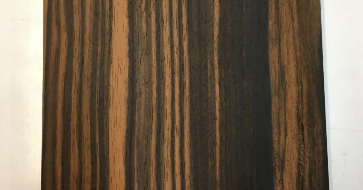 A closeup of a wood sample of Diospyros celebica from the collection of the Institute of Wood Research